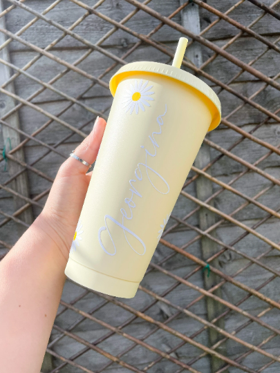 24oz Reusable Cold Coffee Cup with Daisy Design - Personalised Floral Tumbler with Lid and Straw