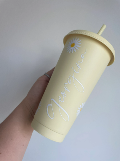 24oz Reusable Cold Coffee Cup with Daisy Design - Personalised Floral Tumbler with Lid and Straw