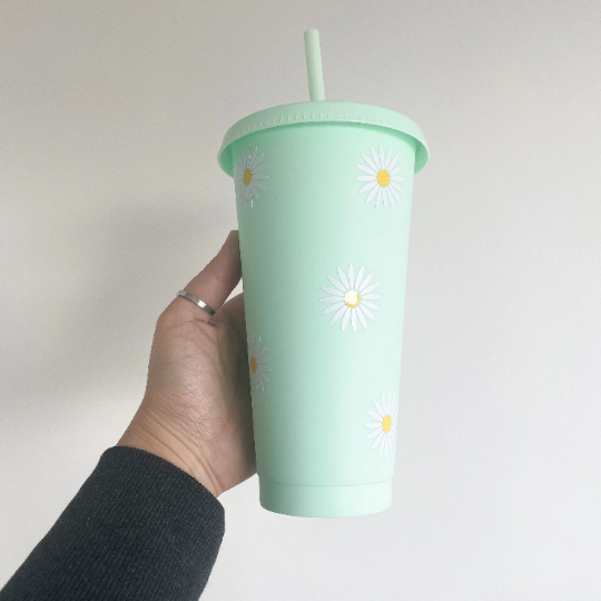 24oz Reusable Cold Coffee Cup with Daisy Design - Personalised Floral Tumbler with Lid and Straw